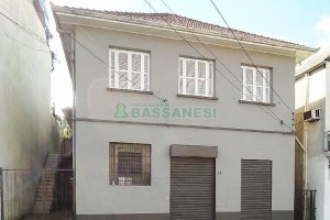 Casa Comercial com 30m², 1 dormitório, no bairro Lourdes em Caxias do Sul para Alugar