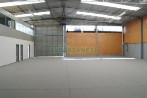 Pavilhão com 570m², no bairro Sanvitto em Caxias do Sul para Alugar