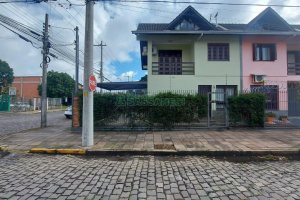 Sobrado Mobiliado com 130m², 3 dormitórios, 2 vagas, no bairro São José em Caxias do Sul para Alugar