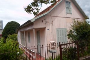 Casa, 4 dormitórios, no bairro Rio Branco em Caxias do Sul para Comprar