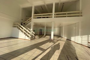 Loja com 310m², no bairro São Leopoldo em Caxias do Sul para Alugar