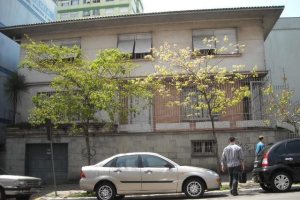 Casa Comercial com 550m², 3 dormitórios, 2 vagas, no bairro São Pelegrino em Caxias do Sul para Alugar