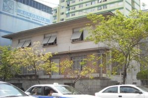 Casa Comercial com 550m², 3 dormitórios, 2 vagas, no bairro São Pelegrino em Caxias do Sul para Alugar