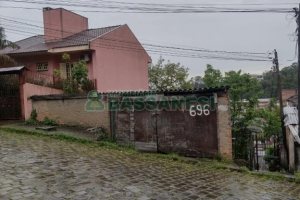 Casa com 150m², 4 dormitórios, 1 vaga, no bairro Rio Branco em Caxias do Sul para Comprar