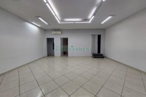 Loja com 70m², no bairro Centro em Caxias do Sul para Alugar