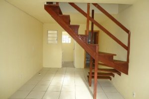 Sobrado com 68m², 2 dormitórios, 1 vaga, no bairro Parque Oasis em Caxias do Sul para Comprar