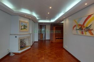 Apto Mobiliado com 155m², 3 dormitórios, 2 vagas, no bairro Rio Branco em Caxias do Sul para Comprar