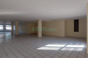 Loja com 320m², no bairro Nossa Senhora de Lourdes em Caxias do Sul para Alugar