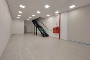 Loja com 12m², 1 vaga, no bairro Villagio Iguatemi em Caxias do Sul para Alugar