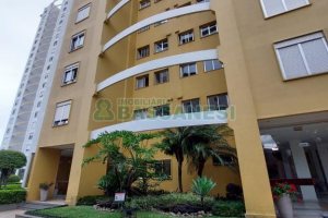 Apartamento com 90m², 3 dormitórios, 2 vagas, no bairro Rio Branco em Caxias do Sul para Alugar