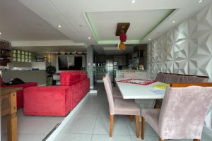 Casa Mobiliada com 105m², 3 dormitórios, 1 vaga, no bairro Marechal Floriano em Caxias do Sul para Comprar