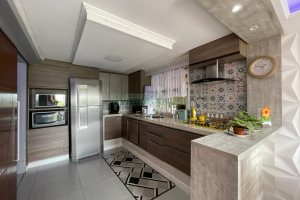 Casa Mobiliada com 105m², 3 dormitórios, 1 vaga, no bairro Marechal Floriano em Caxias do Sul para Comprar