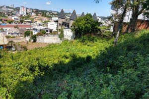 Terreno com 414m², no bairro Colina Sorriso em Caxias do Sul para Comprar