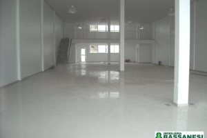 Loja com 460m², no bairro Villagio Iguatemi em Caxias do Sul para Alugar