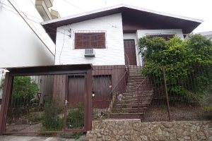 Casa com 200m², 3 dormitórios, 2 vagas, no bairro Rio Branco em Caxias do Sul para Alugar