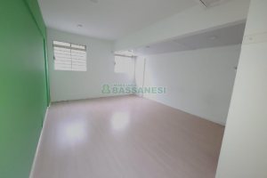 Sala com 29m², no bairro Centro em Caxias do Sul para Comprar