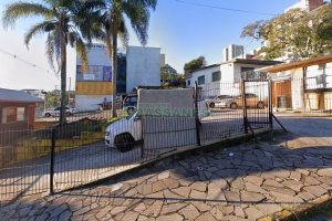 Terreno com 575m², 1 vaga, no bairro Pio X em Caxias do Sul para Comprar