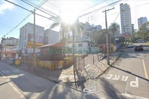 Terreno com 575m², 1 vaga, no bairro Pio X em Caxias do Sul para Comprar