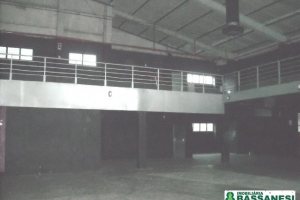 Pavilhão com 1300m², no bairro Villagio Iguatemi em Caxias do Sul para Alugar