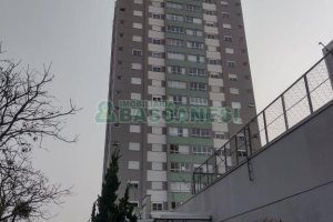 Apartamento com 101m², 3 dormitórios, 2 vagas, no bairro Universitário em Caxias do Sul para Comprar