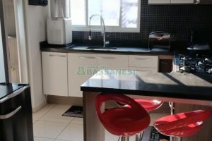 Apartamento com 101m², 3 dormitórios, 2 vagas, no bairro Universitário em Caxias do Sul para Comprar