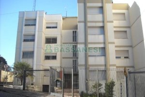 Apartamento com 80m², 3 dormitórios, 1 vaga, no bairro Pio X em Caxias do Sul para Comprar