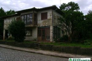 Casa com 160m², 6 dormitórios, 1 vaga, no bairro Cinqüentenário em Caxias do Sul para Comprar