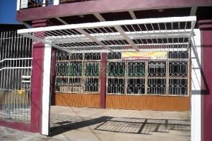 Casa com 361m², 3 dormitórios, 2 vagas, no bairro Fatima em Caxias do Sul para Comprar