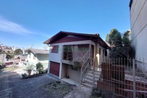 Casa com 180m², 3 dormitórios, 2 vagas, no bairro Rio Branco em Caxias do Sul para Alugar