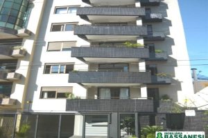 Apartamento com 123m², 3 dormitórios, 2 vagas, no bairro Centro em Caxias do Sul para Comprar