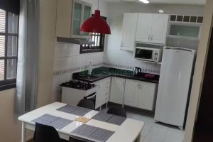 Sobrado com 105m², 3 dormitórios, 1 vaga, no bairro Santa Catarina em Caxias do Sul para Alugar