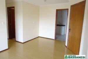 Apartamento com 54m², 3 dormitórios, 1 vaga, no bairro Sagrada Família em Caxias do Sul para Alugar