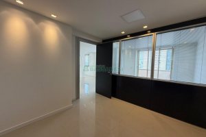 Sala com 105m², 1 vaga, no bairro Centro em Caxias do Sul para Alugar