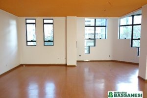 Sala com 78m², no bairro Centro em Caxias do Sul para Alugar