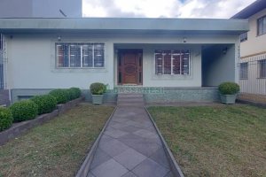 Casa com 180m², 4 dormitórios, 1 vaga, no bairro Sagrada Família em Caxias do Sul para Alugar