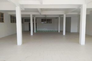 Loja com 220m², no bairro Charqueadas em Caxias do Sul para Alugar