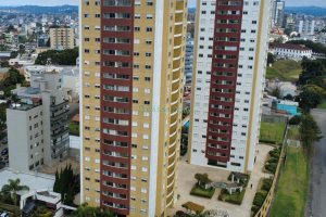 Apartamento com 94m², 3 dormitórios, 2 vagas, no bairro Rio Branco em Caxias do Sul para Comprar