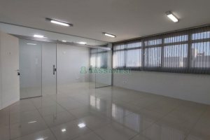 Sala com 60m², 1 vaga, no bairro Centro em Caxias do Sul para Alugar