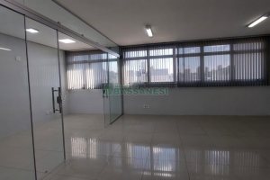 Sala com 60m², 1 vaga, no bairro Centro em Caxias do Sul para Alugar