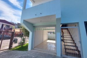 Sobrado com 84m², 2 dormitórios, 1 vaga, no bairro Charqueadas em Caxias do Sul para Comprar