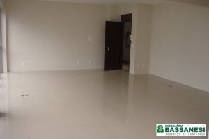 Sala com 68m², 1 vaga, no bairro Centro em Caxias do Sul para Alugar ou Comprar