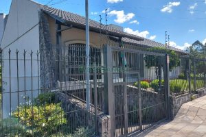 Casa Comercial com 270m², 5 dormitórios, no bairro Cinqüentenário em Caxias do Sul para Alugar