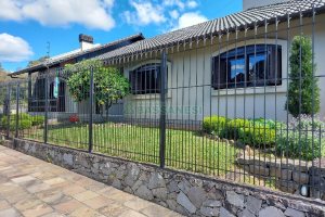 Casa Comercial com 270m², 5 dormitórios, no bairro Cinqüentenário em Caxias do Sul para Alugar