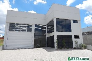 Pavilhão com 310m², no bairro De Lazzer em Caxias do Sul para Comprar