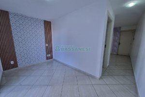 Apartamento com 40m², 1 dormitório, 1 vaga, no bairro Sagrada Família em Caxias do Sul para Alugar