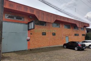 Pavilhão com 706m², no bairro Sanvitto em Caxias do Sul para Alugar ou Comprar