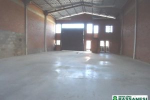Pavilhão com 390m², no bairro Esplanada em Caxias do Sul para Alugar