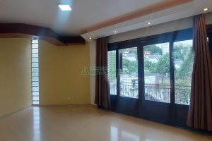 Apartamento com 77m², 2 dormitórios, 1 vaga, no bairro São Leopoldo em Caxias do Sul para Alugar