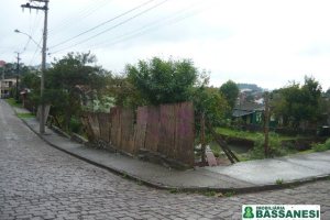 Terreno, no bairro Desvio Rizzo em Caxias do Sul para Comprar