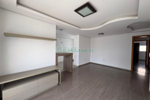 Apartamento com 95m², 2 dormitórios, 2 vagas, no bairro Madureira em Caxias do Sul para Alugar
